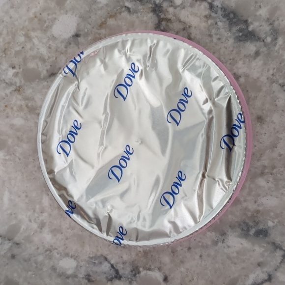 FWP New and unopened Dove Nourishing Body Care - Picture 5 of 6